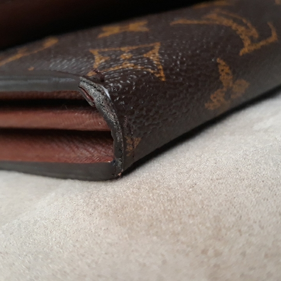 Louis Vuitton Sarah Wallet - Picture 14 of 16